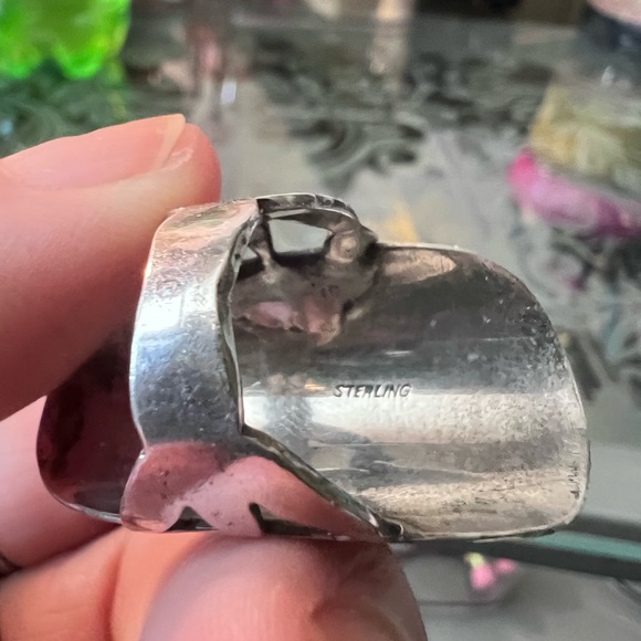 Sterling silver heavy carved face onyx ring - Picture 3 of 4